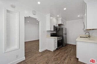 Building Photo - 1805 7th St