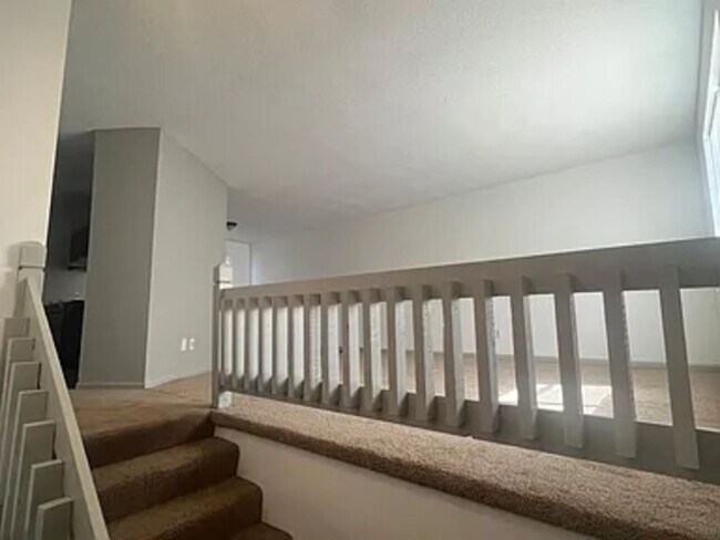 Building Photo - 431-431 Maple Grove Way