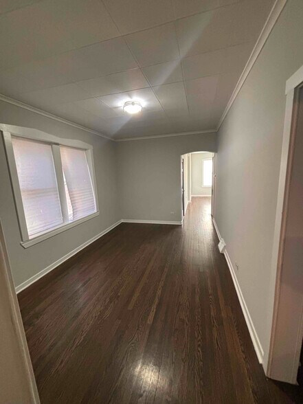 Building Photo - 1805 N Mayfield Ave