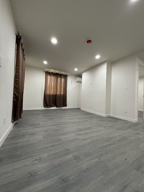 Building Photo - 1518 N Broadway