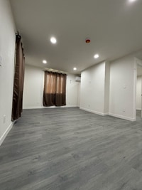 Building Photo - 1518 N Broadway