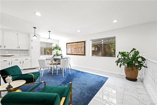 Building Photo - 2450 E Del Mar Blvd