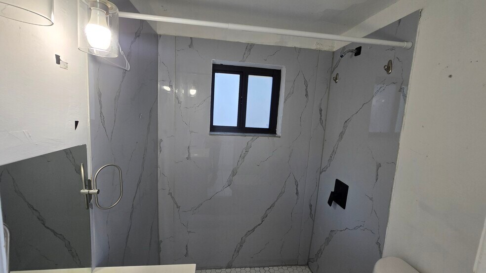 Building Photo - 3301 SW 97th Ave