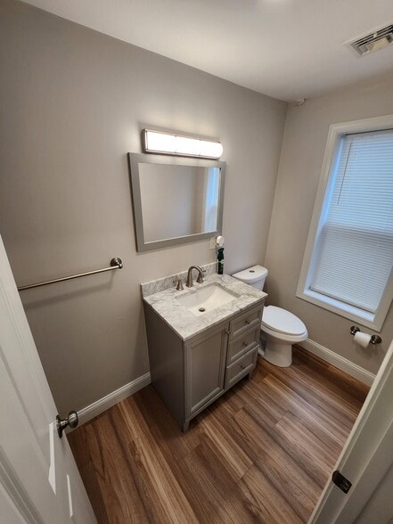 Building Photo - 48 Riverdale St