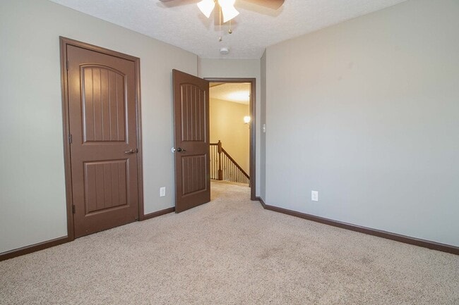 Building Photo - 1450 Raven Rd