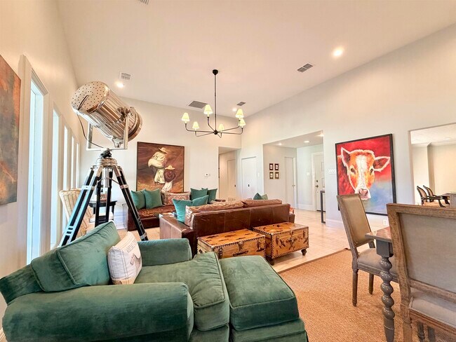 Building Photo - 205 McPherson Dr