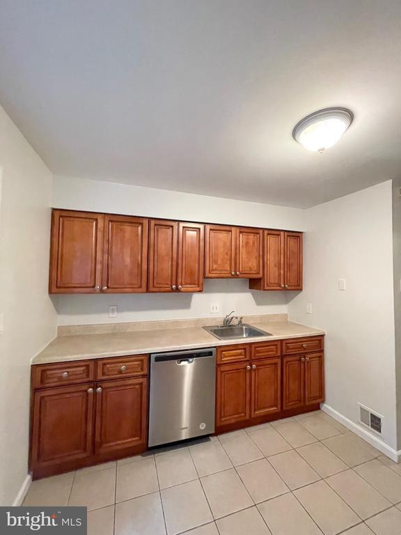 Building Photo - 1556 Bruton Ct