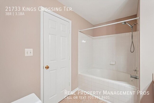 Building Photo - 21733 Kings Crossing Terrace