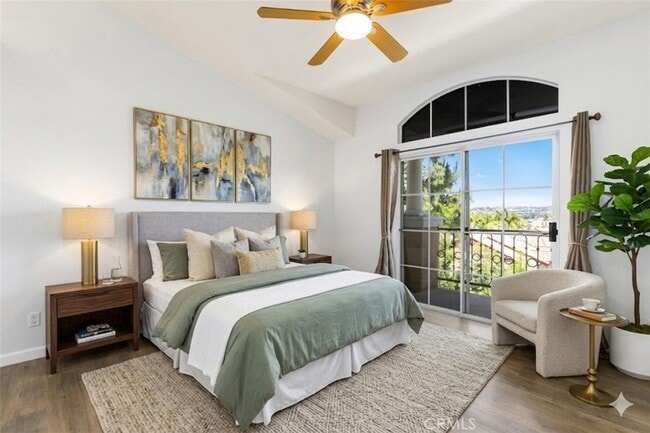 Building Photo - 10 Bravo Ln