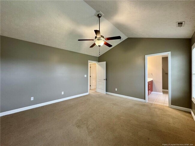 Building Photo - 250 Bayleaf Dr