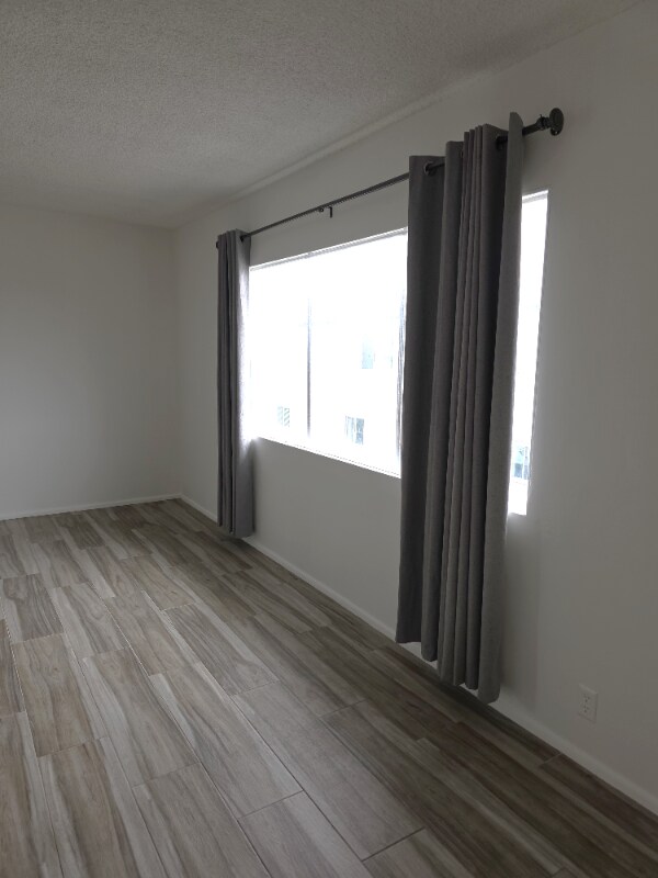 Building Photo - 1150 Manhattan Beach Blvd
