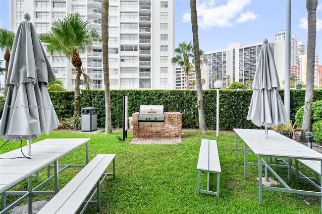 Building Photo - 1408 Brickell Bay Dr