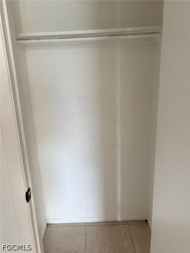 Building Photo - 2855 Winkler Ave