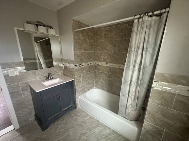 Building Photo - 62.5 Dickinson St