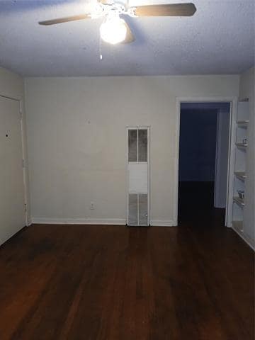 Building Photo - 3015 Avon St