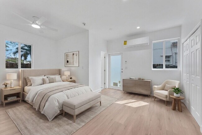 Building Photo - Charming Coral Gate Home Steps from Miracle Mile