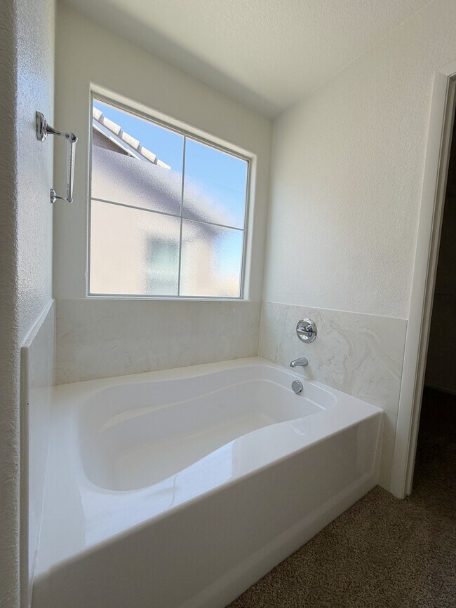 Building Photo - 7209 Huckaby Ave