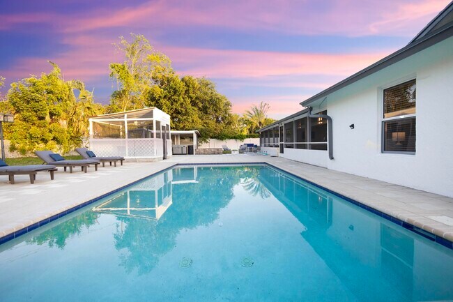 Building Photo - 183 Sunflower Cir