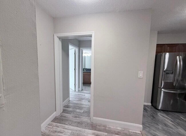 Building Photo - 300 Scotia Dr