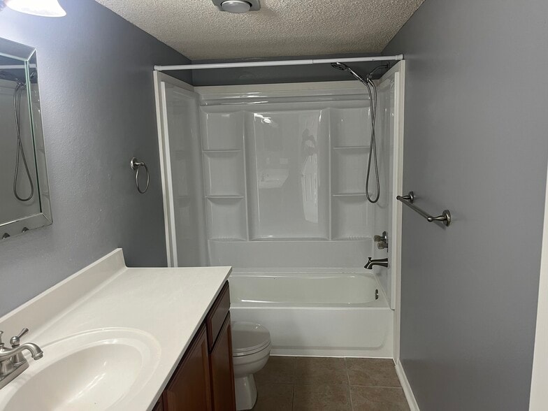 Building Photo - 8155 Jefferson Hwy