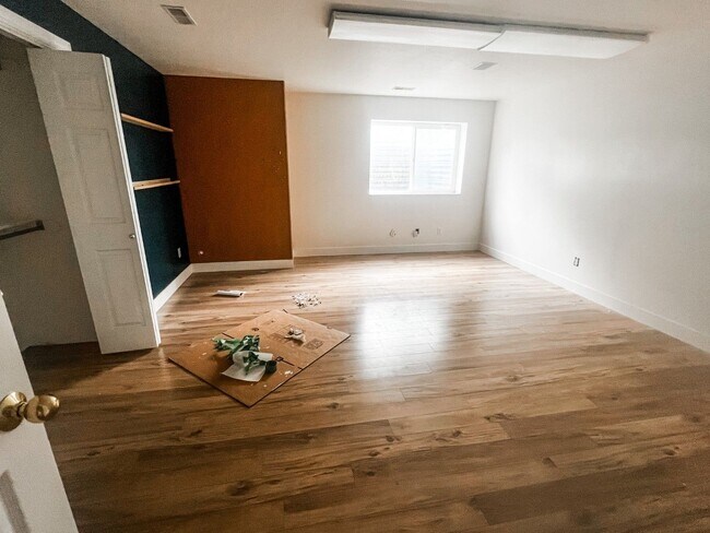 Building Photo - Lovely Home Located In Roy Utah