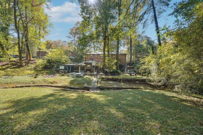 Building Photo - Modern Comfort Meets Prime Atlanta Location – Schedule Your Tour Today!