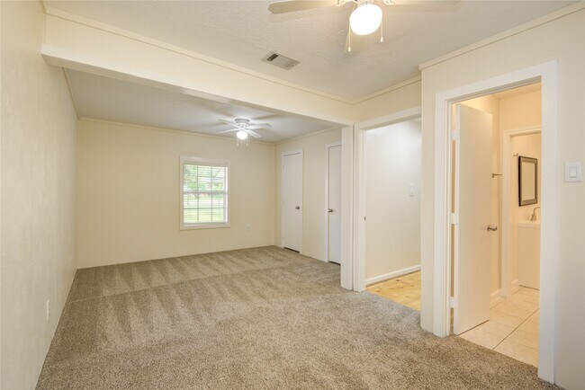Building Photo - 804 Chickasaw Dr