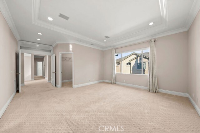 Building Photo - 6 Petria