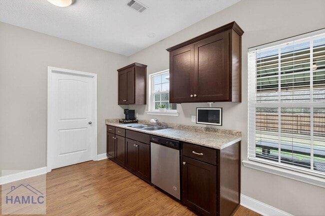 Building Photo - 245 Alcott Cir