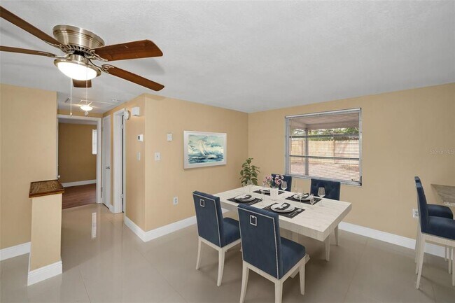 Building Photo - 9100 Lunar Ln