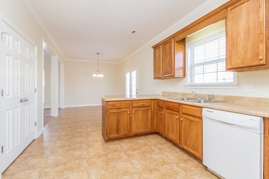 Building Photo - 3432 Hamberton Cir