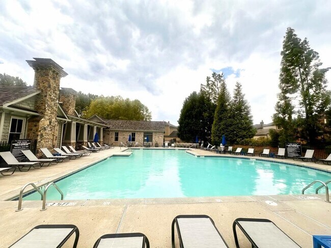 Building Photo - 704 Stickley Oak Way