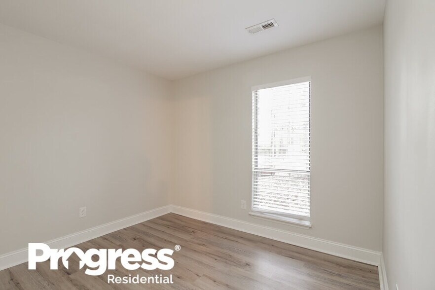 Building Photo - 7413 Cross Tie Ct