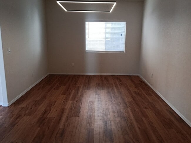 Building Photo - 3 Bedroom, 2.5 Bathroom Home! Schedule a Showing Today!