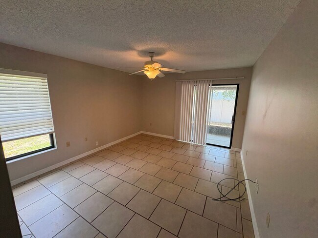 Building Photo - 316/318 Simpson St Duplex