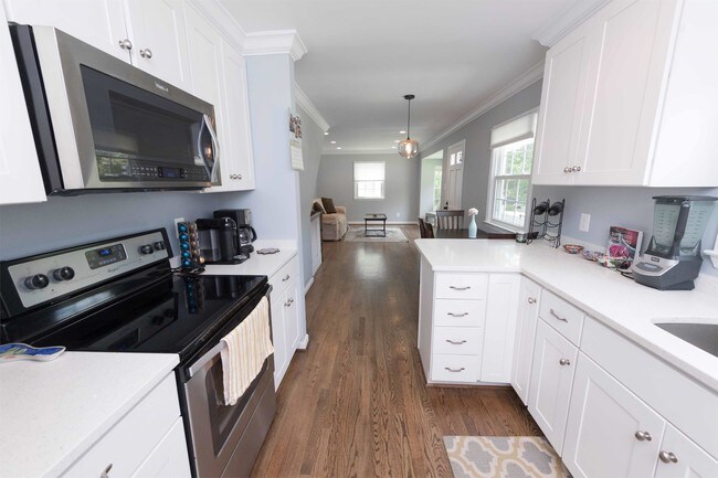 Building Photo - 4002 Spruell Dr