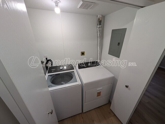 Building Photo - Reduced Price on this Updated 2-Bedroom Condo Steps from Crocker Park – Pool & Clubhouse