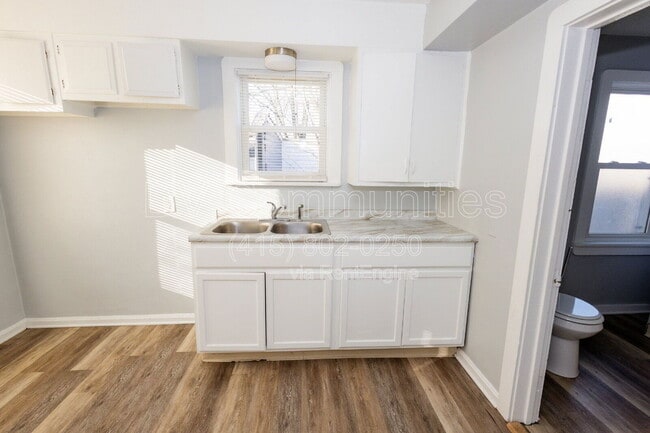 Building Photo - 3132 W 33rd St