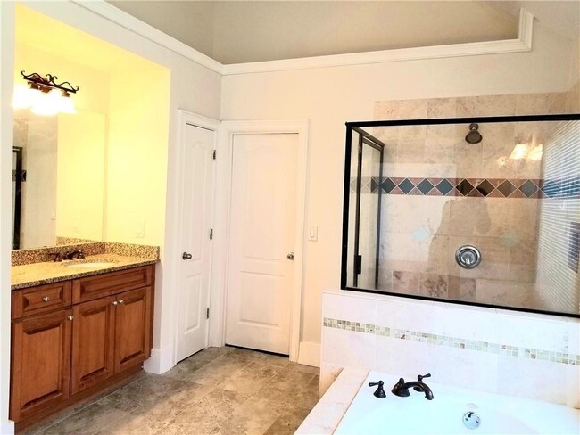 Building Photo - 3306 Chastain Ridge Dr