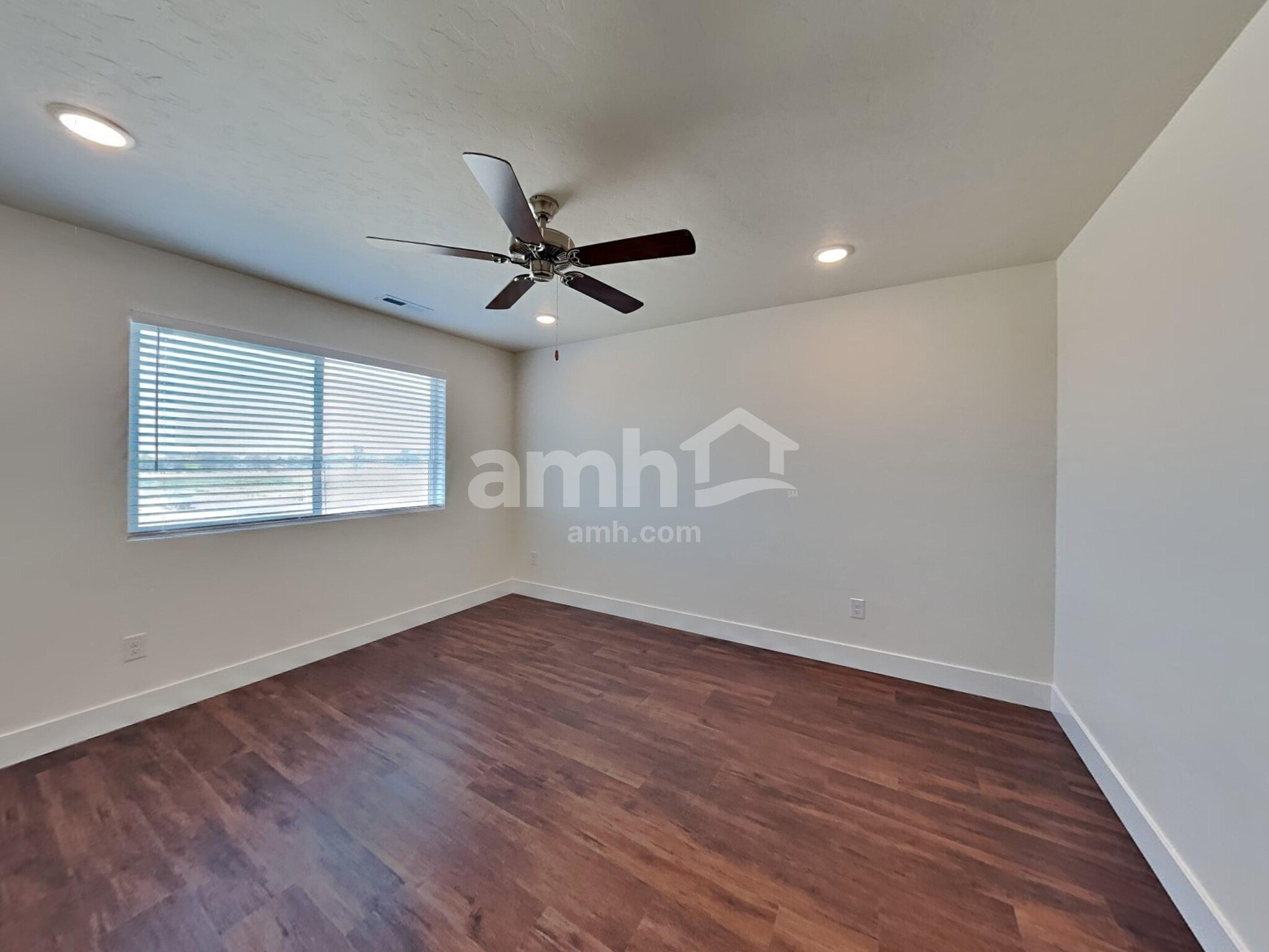 Building Photo - 1453 N Alderleaf Rd