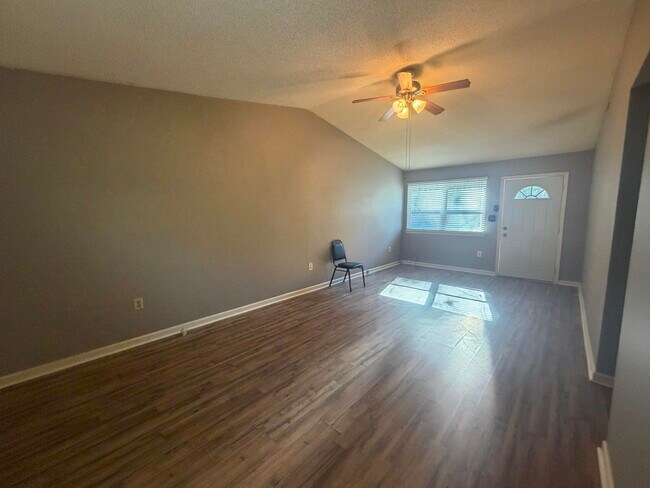 Building Photo - 11 Coulter Dr