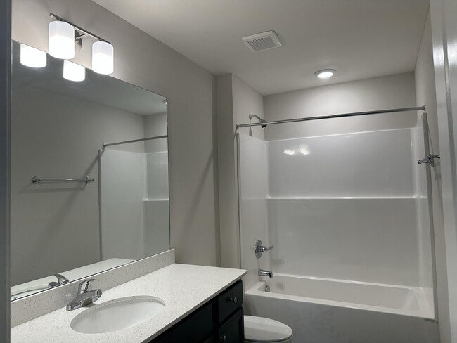 Building Photo - 2470 Dittney Ln