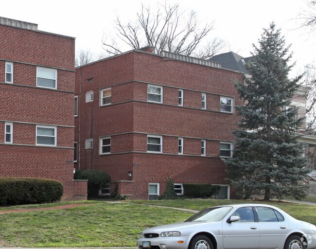 Building Photo - 922 Ludlow Ave