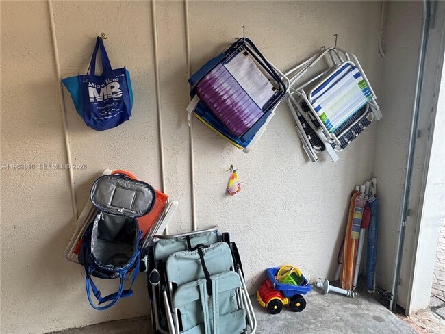 Building Photo - 2333 SE 5th St