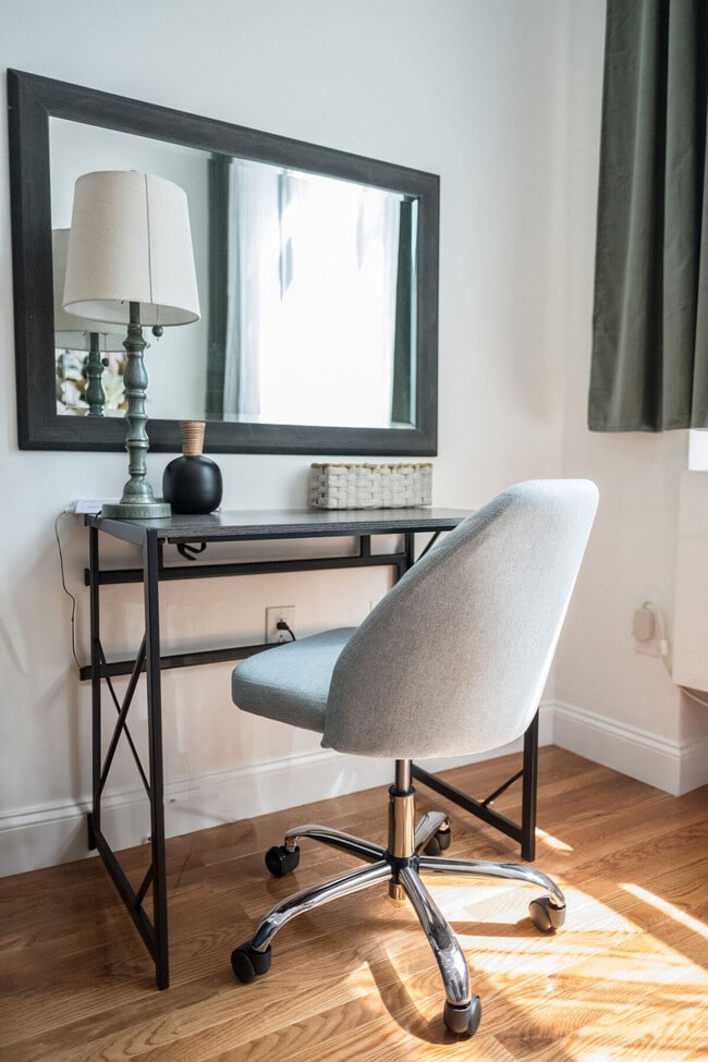 Building Photo - 32 W 86th St