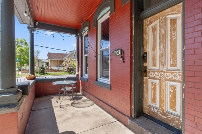 Building Photo - 1103 Lipan St
