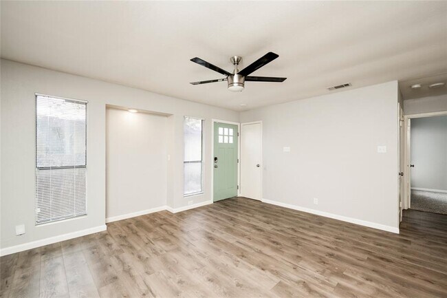 Building Photo - 915 Chisholm Cove