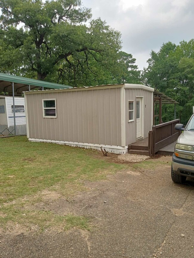 Building Photo - Cozy 1-Bed Escape in Longview - Perfect fo...