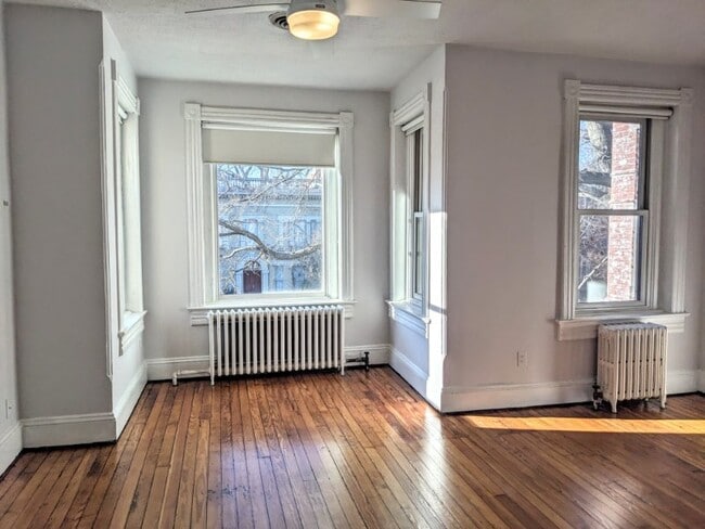 Building Photo - 111 Tennessee Ave NE