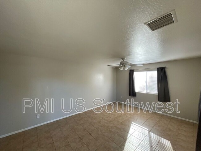 Building Photo - 8300 E Florentine Rd